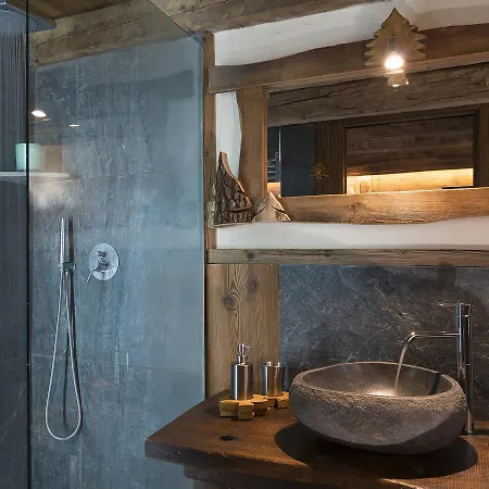 Couette-café Anisor - Parblanc 4*